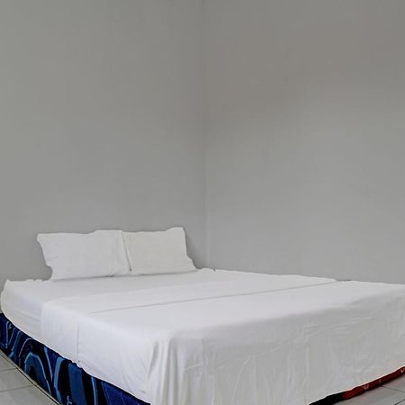 סוקאבומי Spot On 92856 Home Stay Syariah Aom Kusman מראה חיצוני תמונה