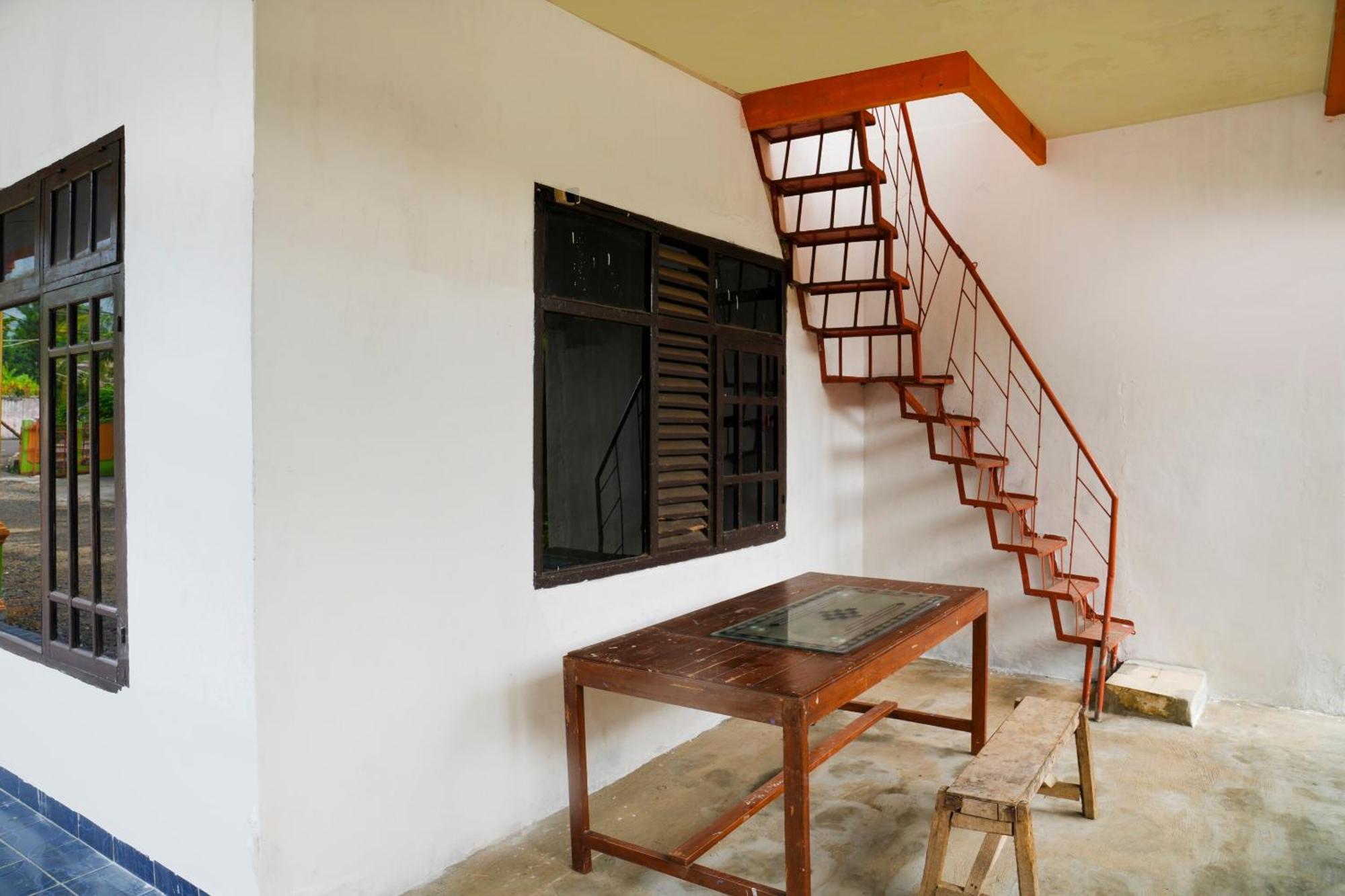 סוקאבומי Spot On 92856 Home Stay Syariah Aom Kusman מראה חיצוני תמונה