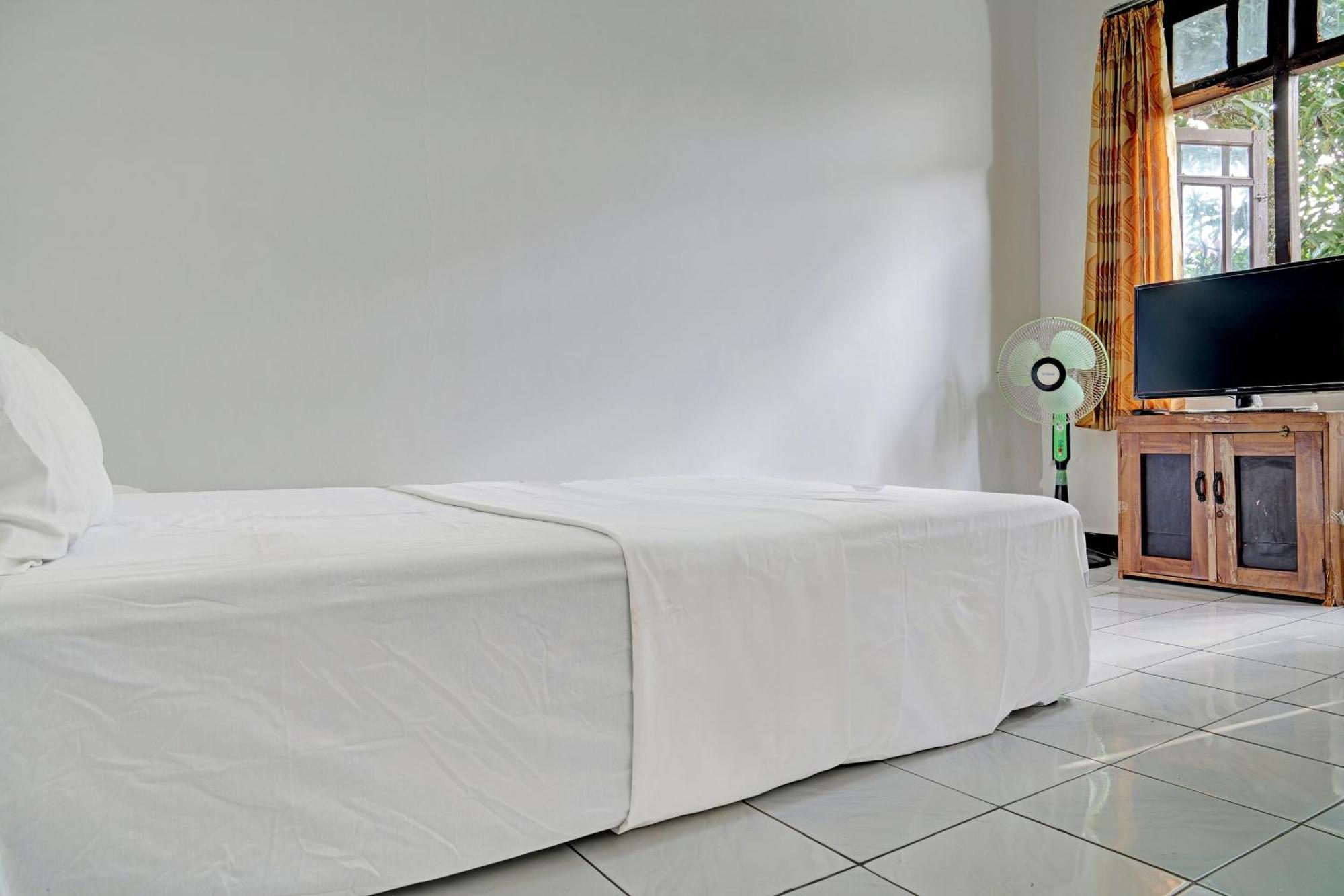 סוקאבומי Spot On 92856 Home Stay Syariah Aom Kusman מראה חיצוני תמונה