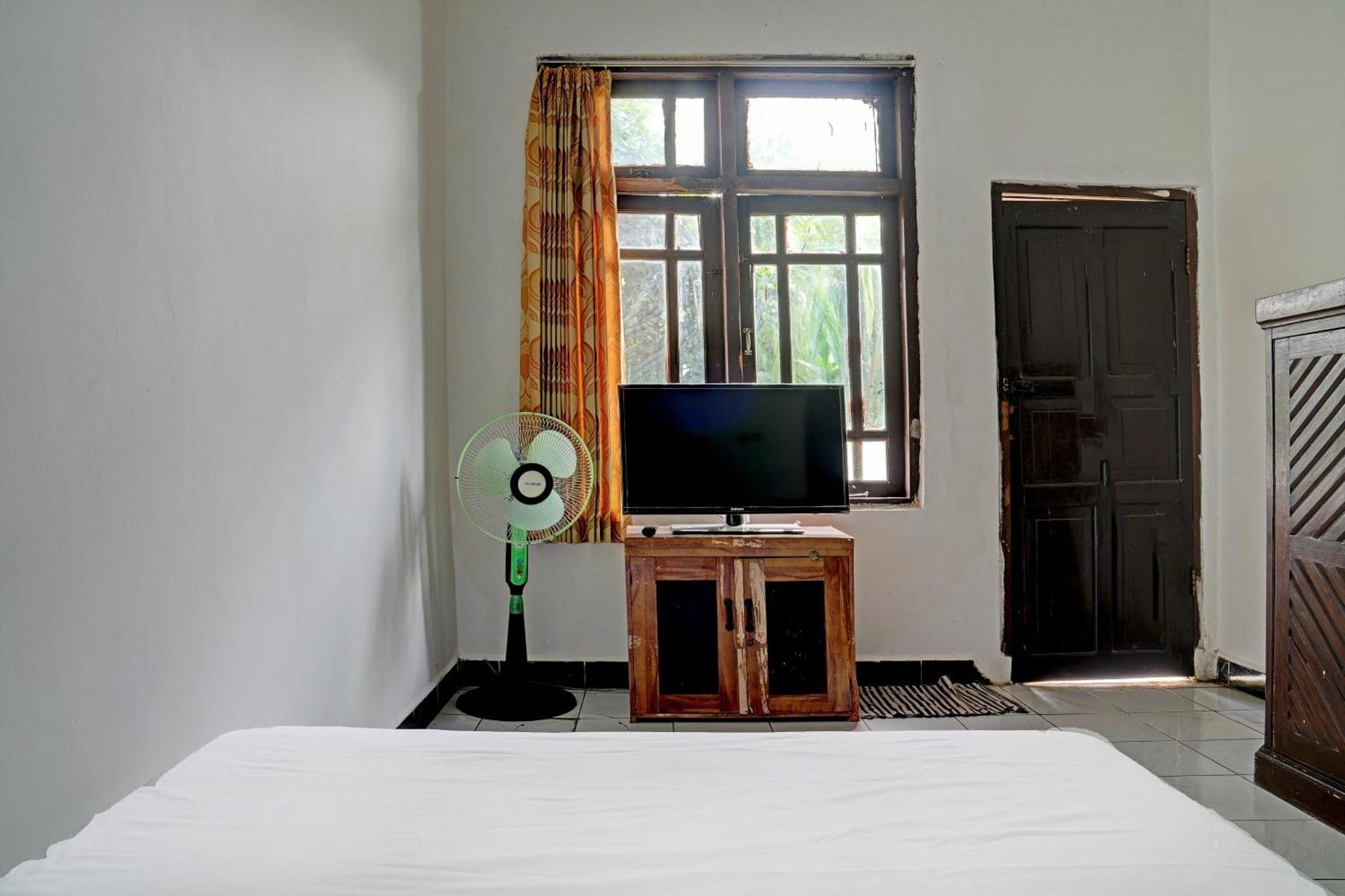 סוקאבומי Spot On 92856 Home Stay Syariah Aom Kusman מראה חיצוני תמונה
