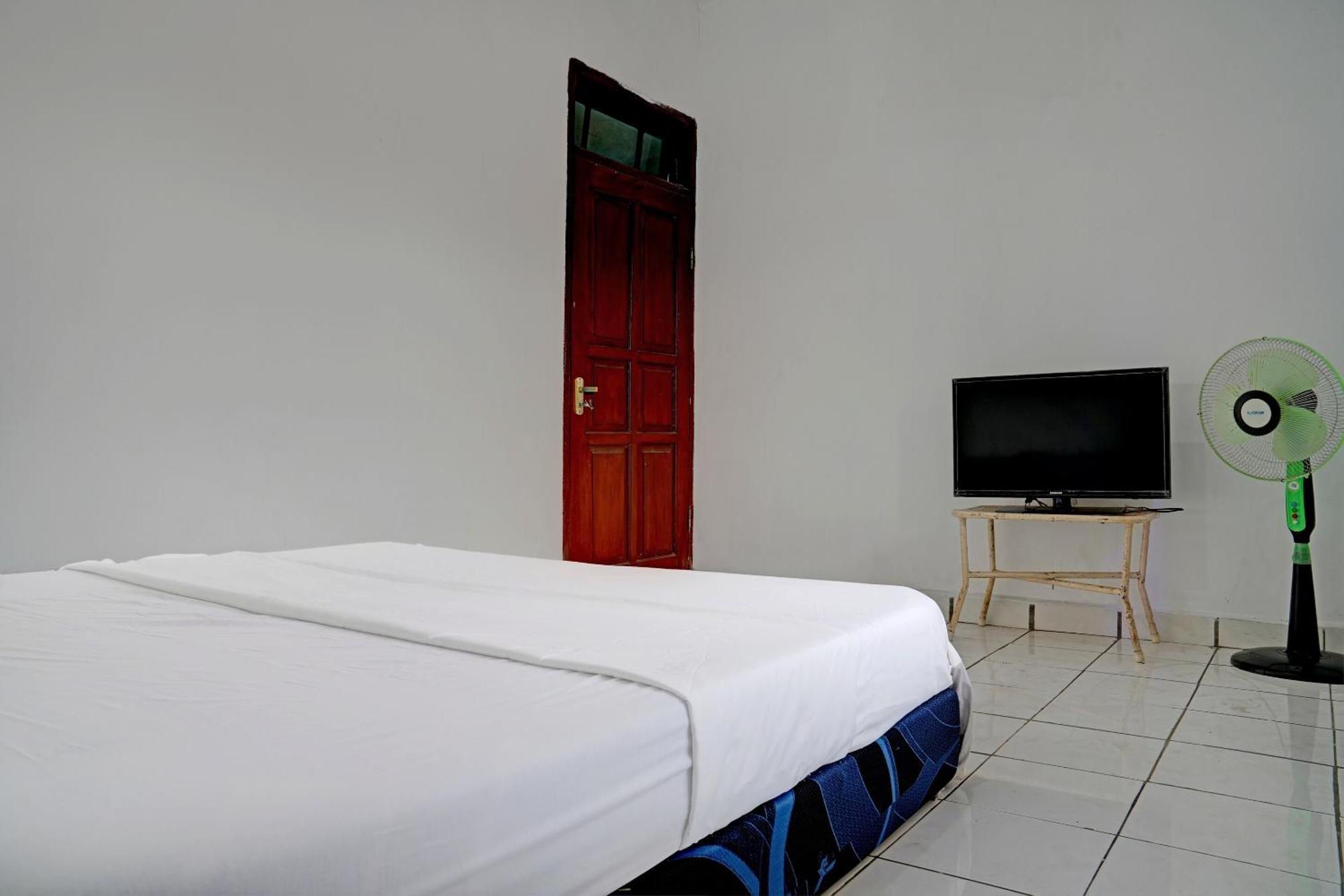סוקאבומי Spot On 92856 Home Stay Syariah Aom Kusman מראה חיצוני תמונה