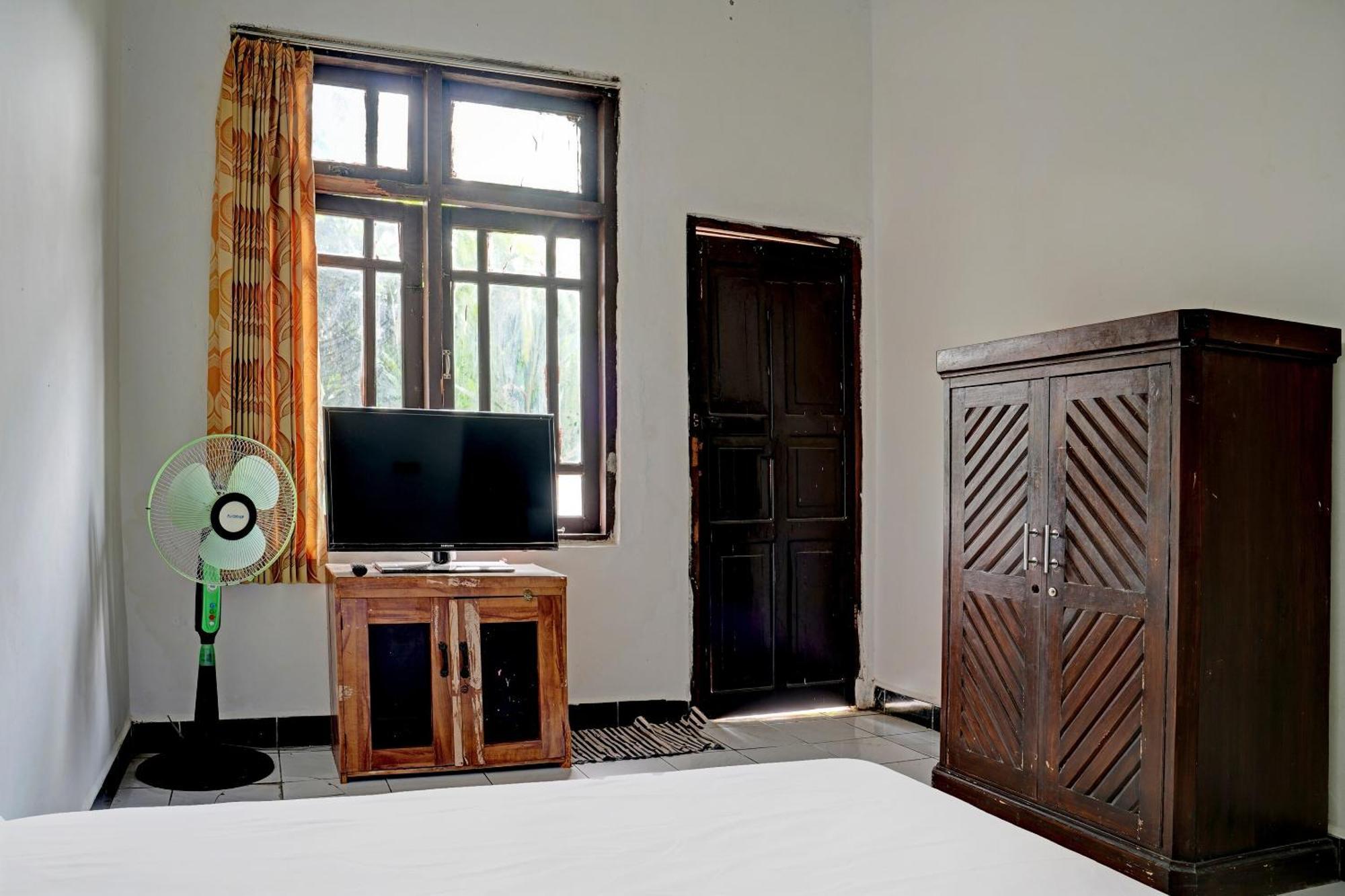 סוקאבומי Spot On 92856 Home Stay Syariah Aom Kusman מראה חיצוני תמונה